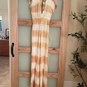 Elegant Tie-Dye Maxi Dress